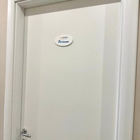 サレルノ Tuttoincentro Bed & Breakfast エクステリア 写真