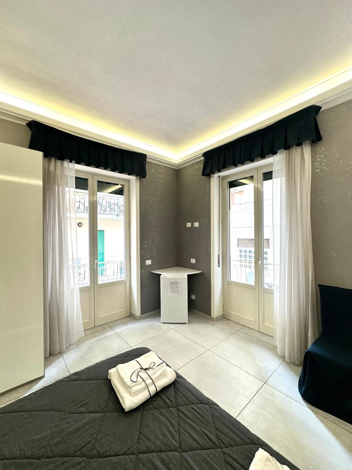 サレルノ Tuttoincentro Bed & Breakfast エクステリア 写真