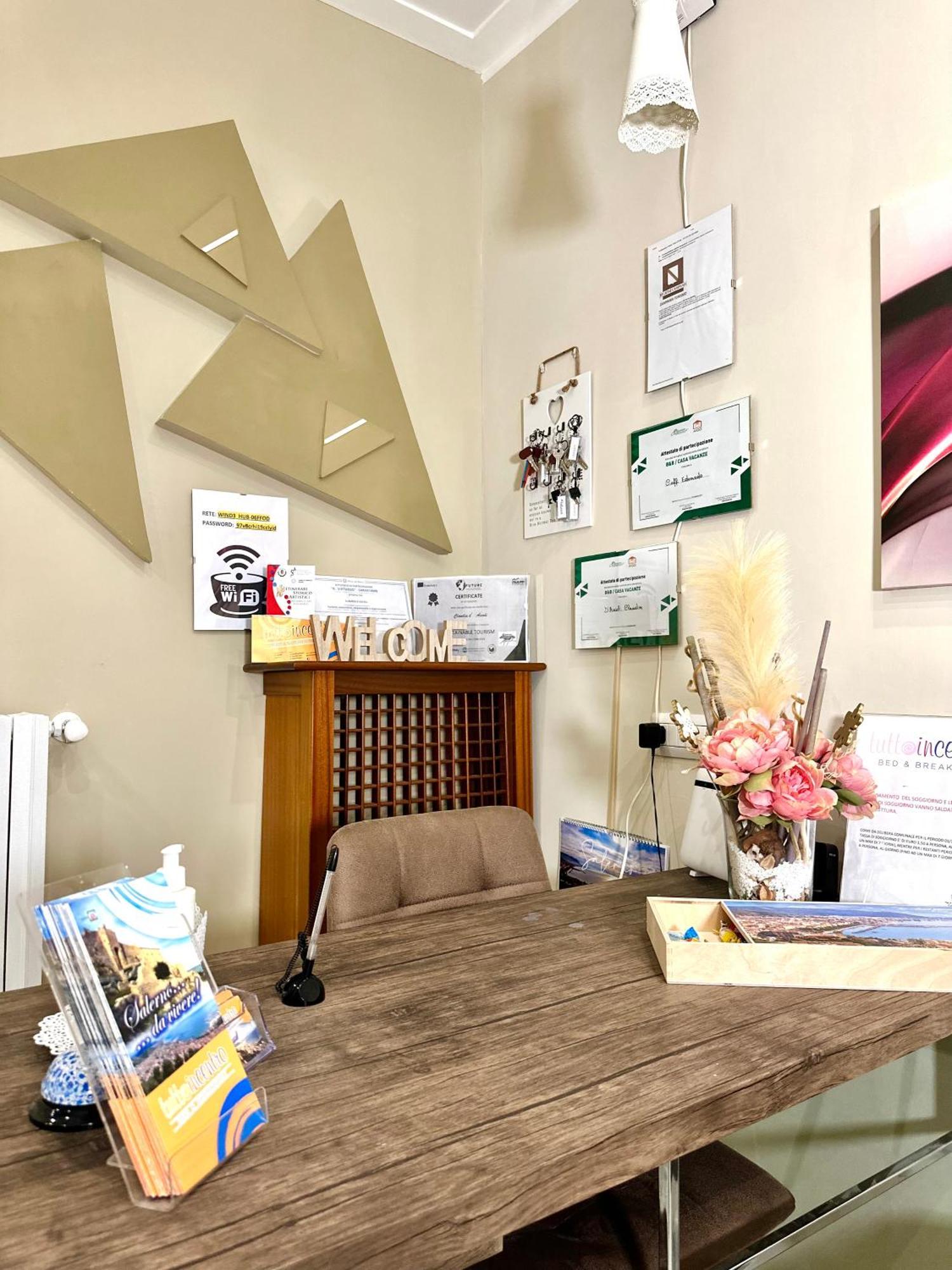 サレルノ Tuttoincentro Bed & Breakfast エクステリア 写真