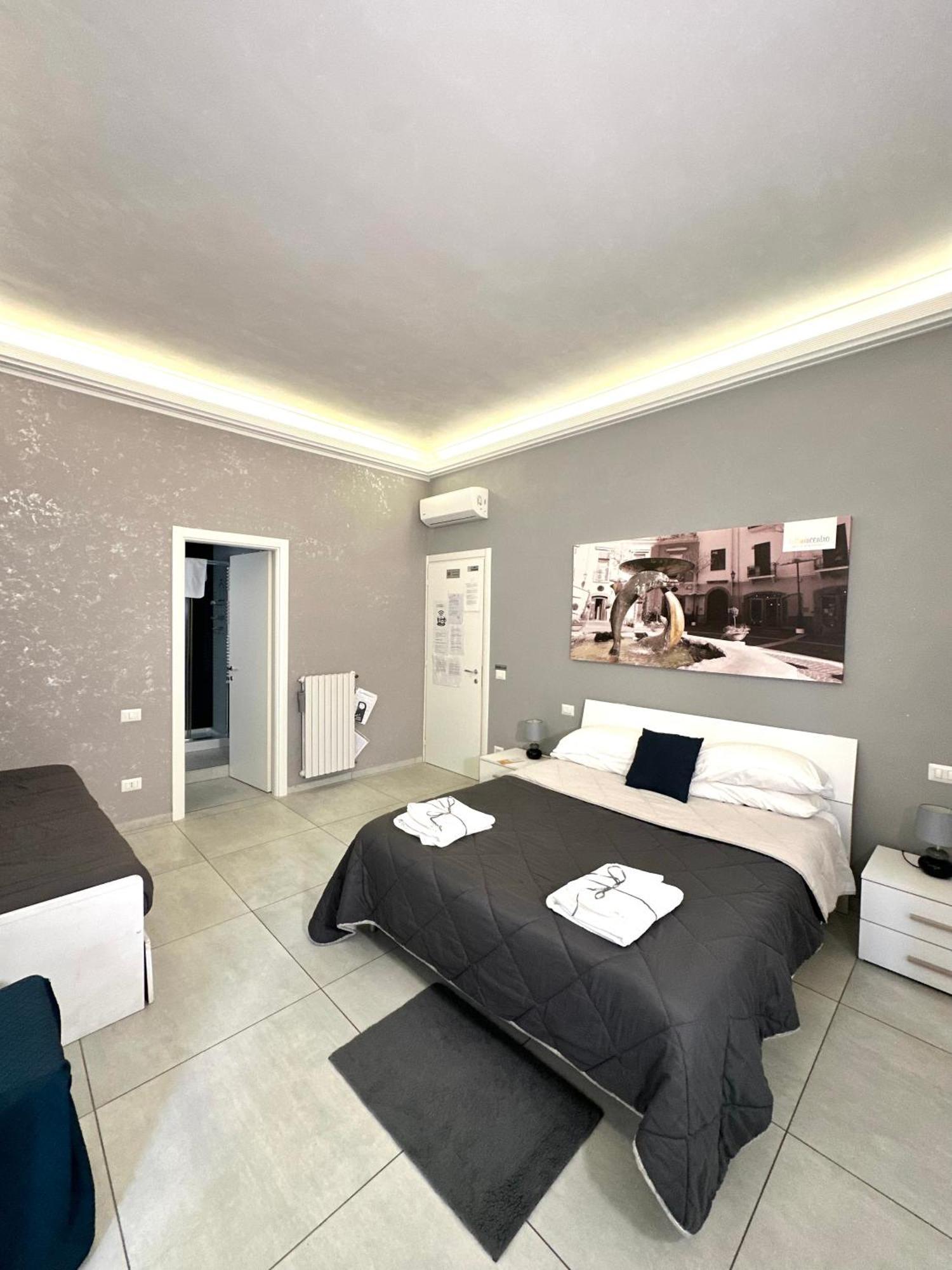 サレルノ Tuttoincentro Bed & Breakfast エクステリア 写真